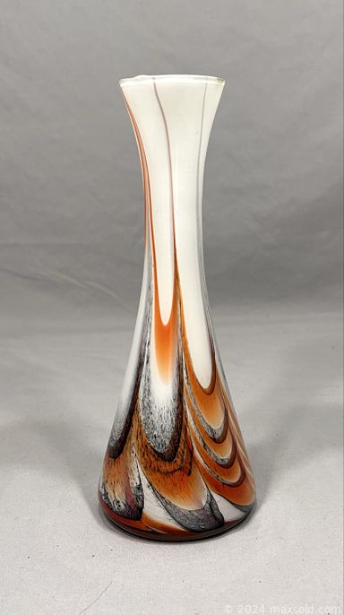 MaxSold Auction: This online auction features art glass, art pottery, soapstone sculpture, vintage ashtrays, teacup/saucer sets, decanter, MCM starburst clock, framed artwork, McCoy planter, vintage Pyrex, vintage Majolica pottery, vintage amber glass, small kitchen appliance, RC car, costume jewelry, vintage books, leather jackets, outerwear, men’s & women’s shoes, sports trading cards, and much, much, more!!!