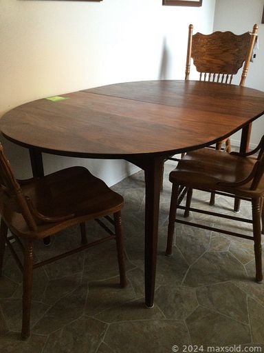 MaxSold Auction: This online auction features watercolour paintings, furniture such as vintage oak kitchen table with chairs, vintage dining table with chairs, butcher block island, recliners, side tables, loveseat, and IKEA daybed, lamps, acoustic guitar and much more!