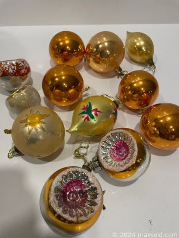 MaxSold Auction: This online auction features furniture such as a teak MCM wall unit, MCM teak table, vintage peacock chair and others, seasonal decor, Dansk and Le Creuset, rugs, vintage mushroom lamp, vintage wood sled, vases, 1970s sewing basket, figurines, vintage microscope, lamps, vintage sweater, MCM art, Wyndham coffee set, vintage Christmas wrapping paper, vintage electronics and much more!