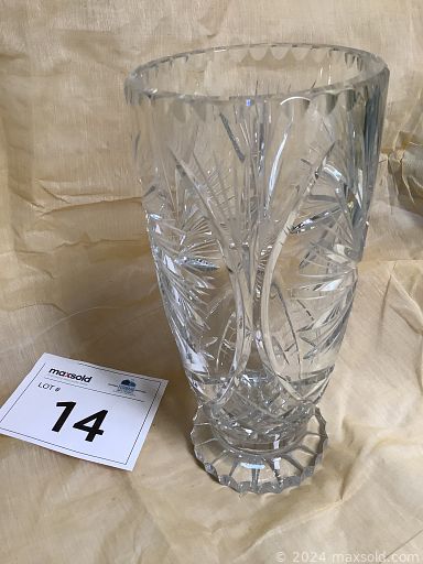 MaxSold Auction: This online auction includes crystalware, furniture such as Thomasville cherry collection sleigh bed, side tables, dining set and tallboy dresser, teak wall unit, couches, filing cabinets, and kitchen island, watercolour artwork, area rugs, costume jewelry, lamps, small kitchen appliances, Weber BBQ, glassware, Dell laptop, and much more!