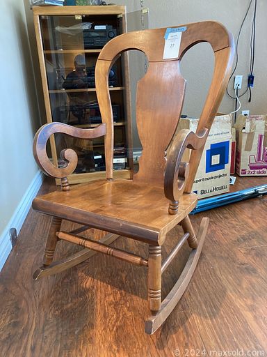 MaxSold Auction: This online auction features vintage stained glass lamps, framed artwork, furniture such as MCM teak desk, vintage rocking chair, sofa beds and vintage wood dresser, acoustic guitar, Wurlitzer organ, holiday decor, small kitchen appliances and much more!