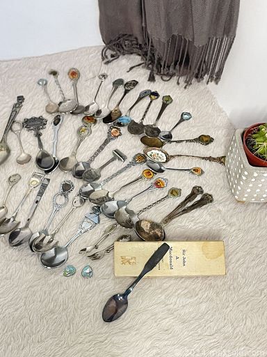 Auction 105969 (2 of 4)