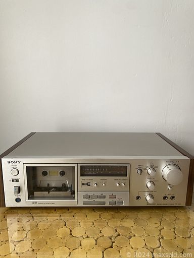 MaxSold Auction: This online auction features camping gear, small kitchen appliances, projectors, vinyl records, stereo components, speakers, area rug, power lift recliner, art glass, vintage tools, power & hand tools, vintage wooden desk, dehumidifier, wine making supplies, skis & equipment, and much more!!