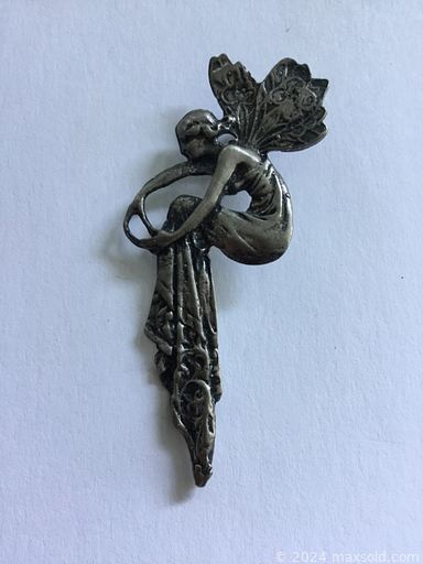 MaxSold Auction: This online auction features vintage silver jewelry, gemstone jewelry, charm bracelet, pearl bracelet, gold solitaire ring, jadeite disc pendant and much more!