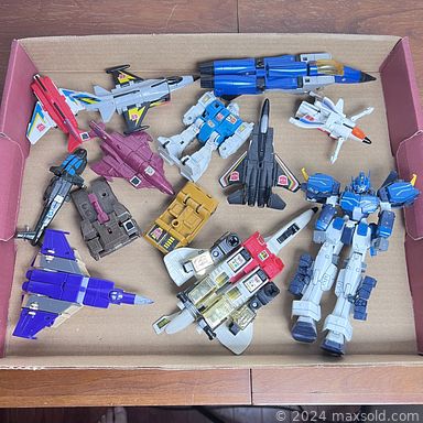 MaxSold Auction: This online auction includes vintage Transformers, Monster High dolls, Mighty Beanz, vintage Barbies, vintage Playmobil, Heroclix, doll furniture and other toys, trading cards, vintage camera accessories, jerseys, vintage books, vintage Disney press photos, vintage Recotron record needles, puzzles, board games, coins, banknotes, vintage Commodore video game software, Beatles scrapbooks and much more!