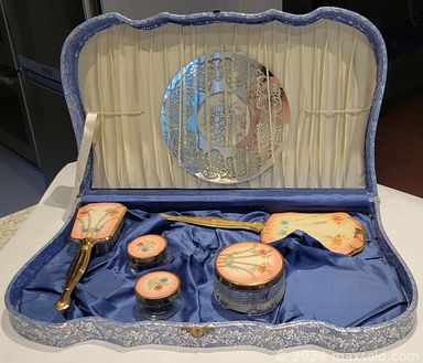 MaxSold Auction: This online auction features fine china, glassware, costume jewelry, Limoges, Aynsley, vintage dishware, Christmas decor and much more!