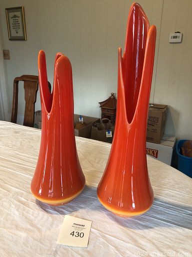 MaxSold Auction: This online auction features Lionel train collectibles, antique books, Lenox collectibles, pocket watch, vintage cast iron toys, Navaho pottery, flute, costume jewelry, watches, games, hurricane lamps, Dorchester pottery, ceramic jugs, vintage bottles, golf clubs, hand tools, office supplies,  fridge/freezer and much more!