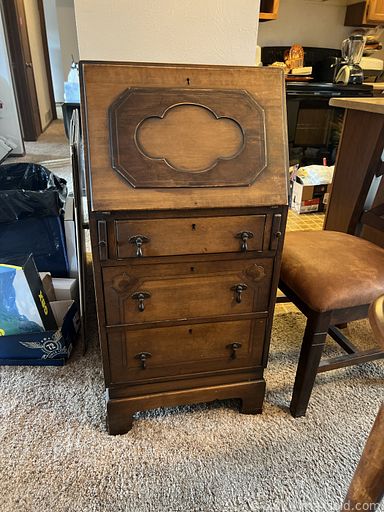 MaxSold Auction: This online auction features stairlift, Noritake tea set, small kitchen appliances, costume jewelry, watches, games, children’s books, vintage ashtrays, stereo components, TV, sports apparel & collectibles, men’s & women’s clothing & shoes, collector spoons,  vintage bottles, glass insulators, reel mower, decorative plates, vintage tins, vintage shaving collectibles, pet products, outdoor chairs, camping & fishing gear, yard tools, sewing machine, vision magnifier, power & hand tools, vintage coffee grinder, lawnmowers, office supplies, gardening supplies, air compressors, bike, chainsaw, and much, much, more!!!