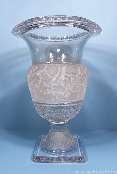 MaxSold Auction: This online auction includes vintage Murano glass, Royal Albert and other china, MCM prints, MCM Space Age lamp and other lamps, Blue Mountain pottery, Capodimonte, wall art, Staffordshire pitcher, Aynsley and other china, pottery, Pyrex, Fire King, vintage Foley, maintenance tools, vintage whiskey barrel decanter, Lego, Pokemon, Kosta Boda, vintage Melmac, vintage Morse sewing machine, vintage board games and many more!