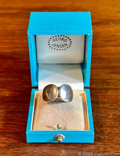 MaxSold Auction: This online auction features sterling silver jewellery, coins, Magic The Gathering cards, art glass, Pokemon collectibles, Yu-Gi-Oh cards, original artwork, costume jewellery, LeCruesets, vinyl records, soapstone carvings, vintage cameras, sewing supplies, watches, antique pocket watch, area rugs, Tiffany Style tulip shade, and much, much, more!!!