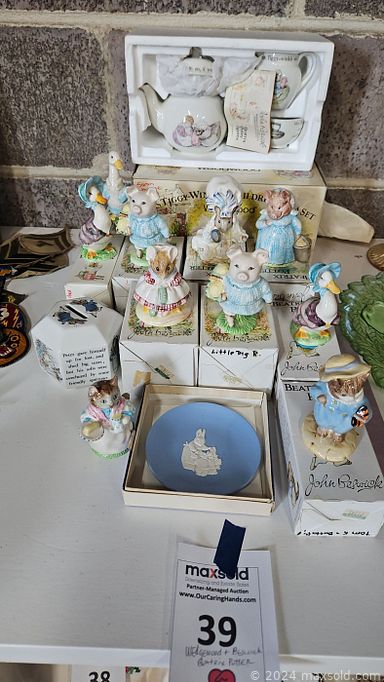 MaxSold Auction: This online auction includes a vintage American flag, vintage salt and pepper shakers, Waterford crystal, hobnail, milk glass, vintage Redd and Barton flatware set, vintage tins, Joyce Chen tea set, Royal Doulton figurines, enamel cookware, Mancioli Montelupo and Mancer hand painted dishes, vintage kitchen ware, records, vintage wall art, figurines, tin signs, Wedgwood, carnival and depression glass, tea cart, Corningware, Campbell soup mugs and much more!