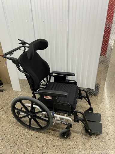 MaxSold Auction: This online auction includes vintage silverplate, fine china, framed oil paintings, furniture such as cherry coffee table, carved arm chair, and nightstand, area rugs, vintage linens, lamps, handbags, Asian decor, books, vintage clothing, and much more!