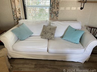 MaxSold Auction: This online auction features Mexican pottery, garden supplies, small kitchen appliances, stained glass panel, sewing machines, TVs, Howard Miller clock, antique wood desk, washer, dryer, power & hand tools, women’s shoes & clothing, jewelry, patio furniture, fabric, Stephan Lyman prints, craft supplies, desktop computer, camera, antique Edison phonograph, area rug, and much more!!