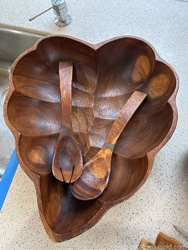 MaxSold Auction: This online auction features Hummel, sterling silver, collector plates, framed wall art, area rugs, crystal ware, kitchenware, Samsung TV, Insignia refrigerator, furniture such as computer desk, tea cart, picnic table, love seats, and chairs, golfing equipment, glassware, shelving, kayaks and much more!