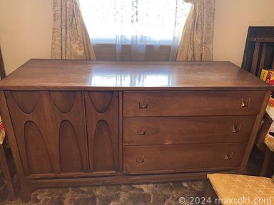 MaxSold Auction: This online auction features Lionel train set, collector dolls, furniture such as wood buffet table, sleeper sofa, recliner, and dining table with chairs, Christmas decor, tools, Frigidaire freezer, luggage, handbags, small kitchen appliances, crystal ware and much more!