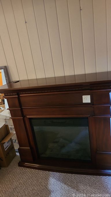 MaxSold Auction: This online auction features framed artwork, furniture such as vintage oak chair, wood entertainment unit, fabric couch, and side tables, brassware, CDs, camping gear, men’s jewelry, lawn decor, Christmas decor and much more!