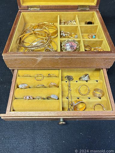 Auction 107981 (3 of 4)