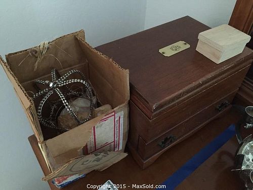 Lot #0014 (1 of 16)