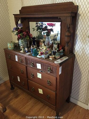 Lot #0093 (1 of 12)