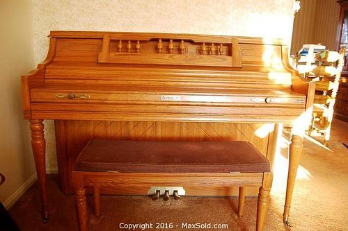 Lot #0695 (1 of 14)