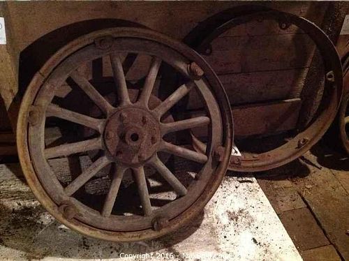 Lot #0136 (1 of 5)