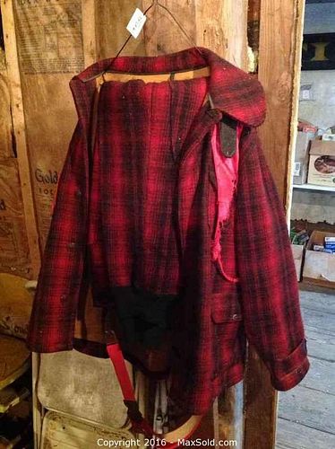 Lot #0165 (1 of 4)