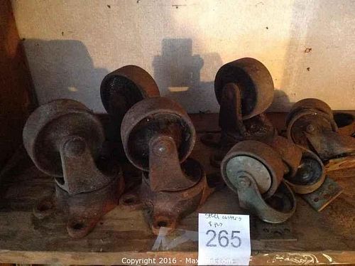 Lot #0265 (1 of 2)
