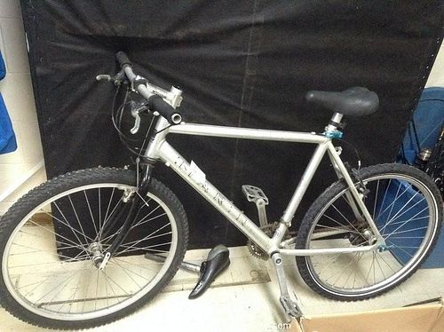 Lot #0415 (1 of 10)