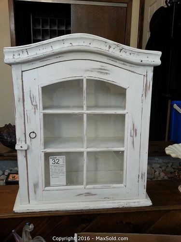 Lot #0032 (1 of 6)
