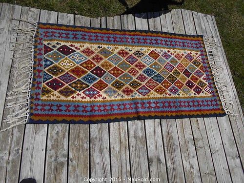 Lot #0233 (1 of 9)