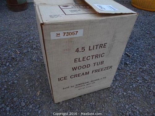 Lot #0296 (1 of 8)