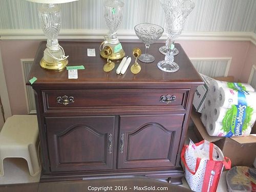 Lot #0061 (1 of 9)