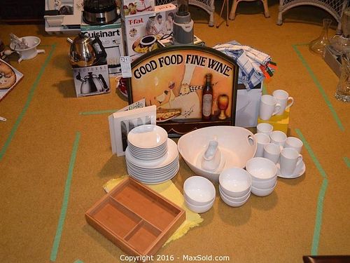 Lot #0121 (1 of 15)