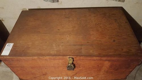 Lot #0043 (1 of 10)