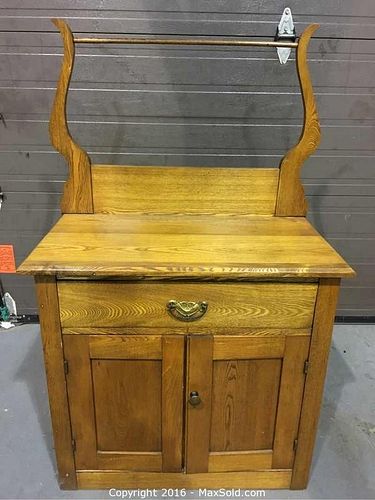Lot #0048 (1 of 7)