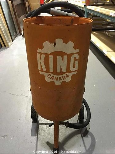 Lot #0049 (1 of 4)
