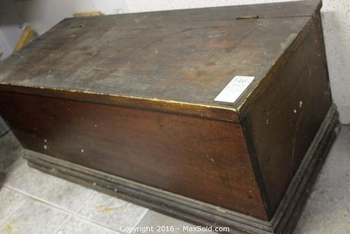 Lot #0146 (1 of 7)