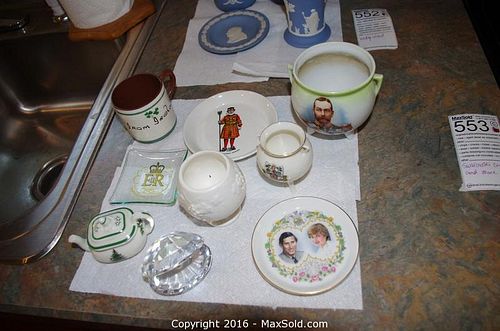 Lot #0553 (1 of 13)