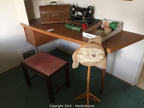 Lot #0455 (1 of 12)