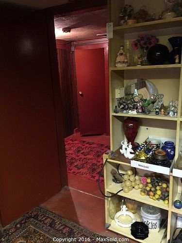 Lot #0529 (1 of 11)