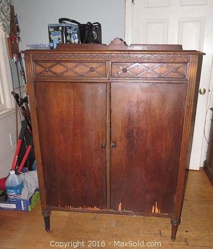 Lot #0713 (1 of 13)