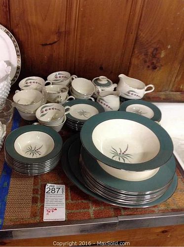 Lot #0287 (1 of 13)