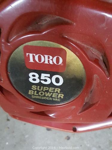 Lot #0324 (1 of 12)