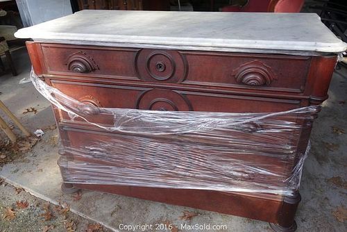 Lot #0102 (1 of 11)