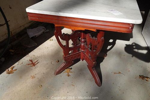 Lot #0108 (1 of 7)