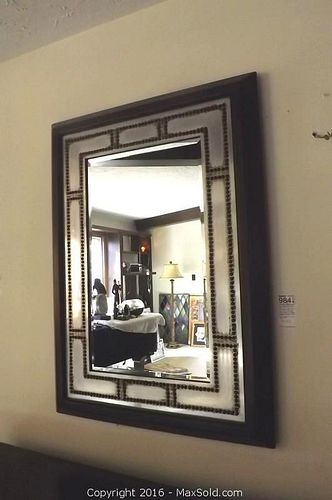 Lot #0984 (1 of 8)