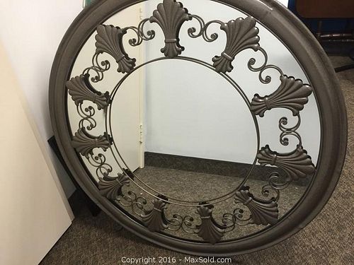 Lot #0098 (1 of 2)