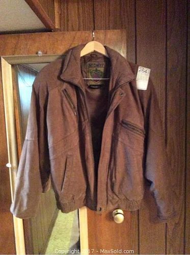 Lot #0264 (1 of 3)