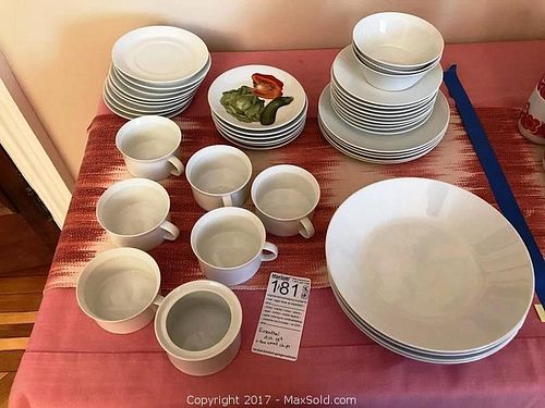 Lot #0181 (1 of 11)
