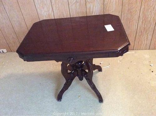 Lot #0189 (1 of 3)